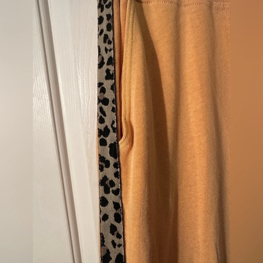 SUNDRY Size XS 0 Gold Joggers Tuxedo Stripes Animal Print Sweatpants Fall Autumn